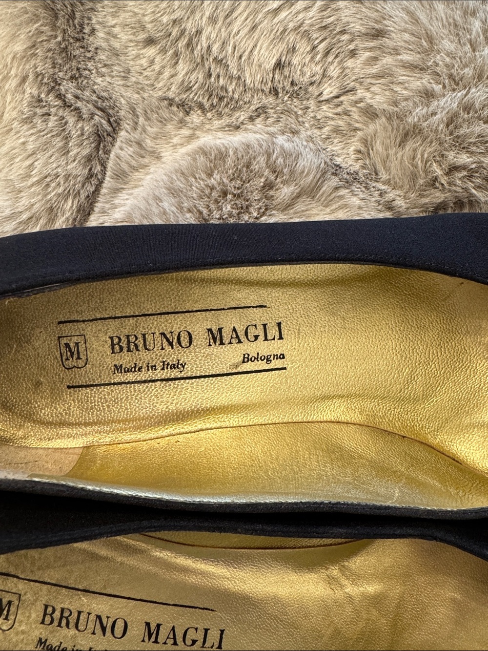 These are vintage Bruno Magli black fabric pumps made in Bologna, Italy - Picture 5 of 10